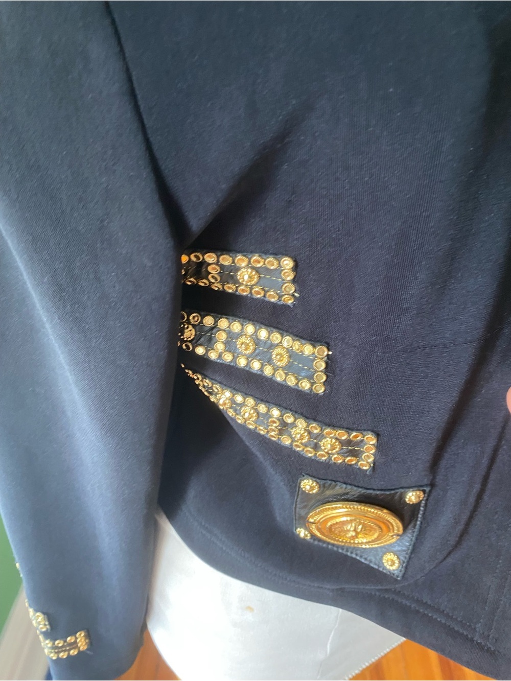Vintage 90s Cache Black leather gold hardware lion head Embellished Jacket - Picture 5 of 9
